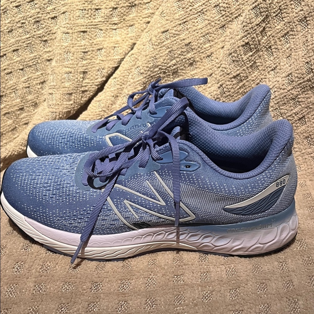 New Balance fresh foam Women's Blue and White Athletic Shoes